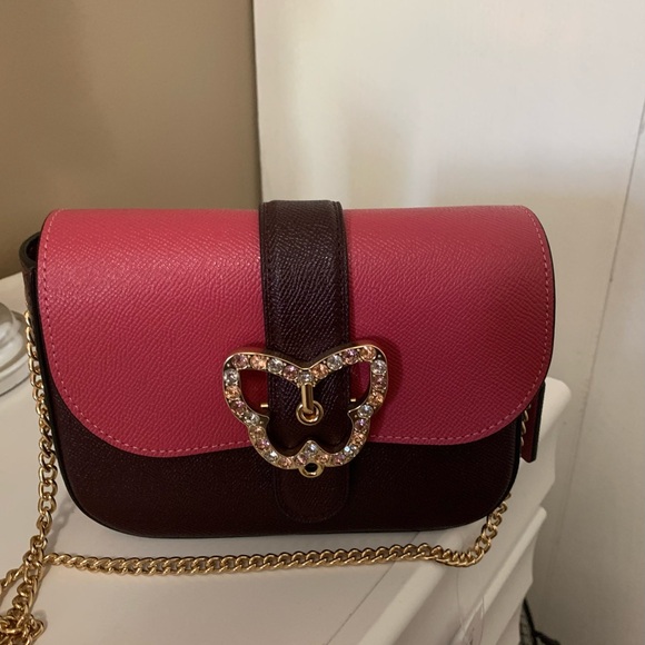 Cute butterfly with some gems - Picture 1 of 4